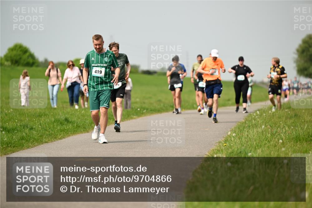 10.05.2026 - 8. Wedeler Halbmarathon Dr. Thomas Lammeyer http://msf.ph/oto/9704866 10.05.2026 11:52:49 Laufen 419 meine-sportfotos.de