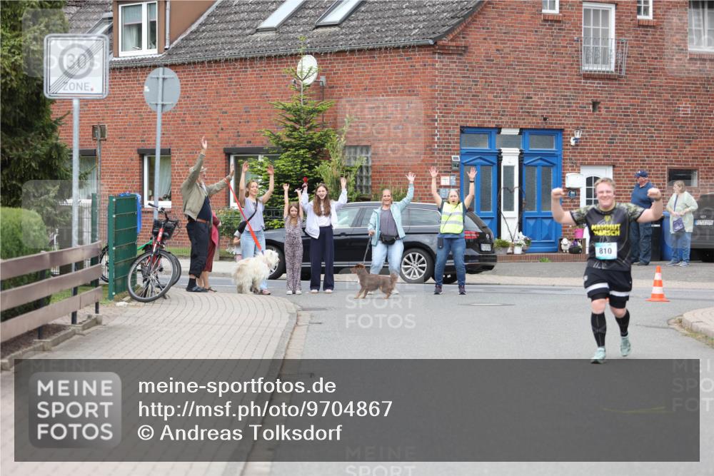 10.05.2026 - 8. Wedeler Halbmarathon Andreas Tolksdorf http://msf.ph/oto/9704867 10.05.2026 10:42:05 Laufen 30, 810, 1976 meine-sportfotos.de