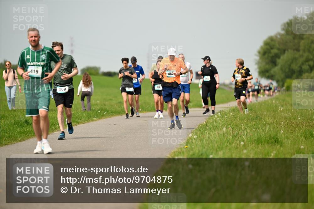 10.05.2026 - 8. Wedeler Halbmarathon Dr. Thomas Lammeyer http://msf.ph/oto/9704875 10.05.2026 11:52:50 Laufen 419, 269, 462, 1002 meine-sportfotos.de