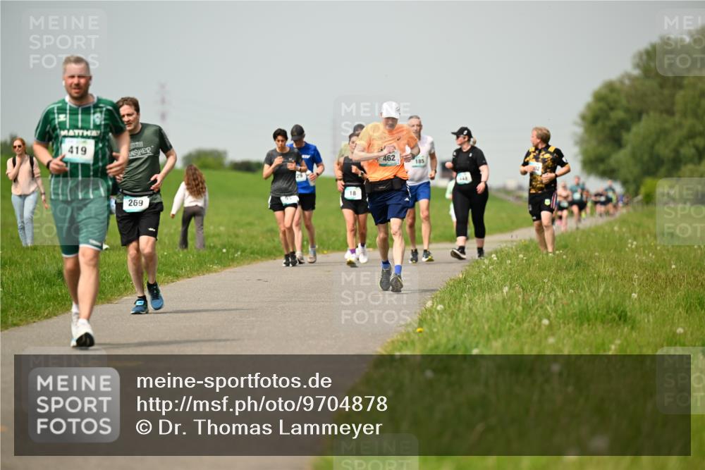 10.05.2026 - 8. Wedeler Halbmarathon Dr. Thomas Lammeyer http://msf.ph/oto/9704878 10.05.2026 11:52:50 Laufen 419, 269, 462, 185 meine-sportfotos.de