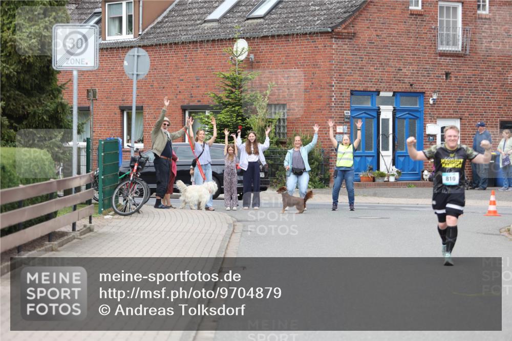 10.05.2026 - 8. Wedeler Halbmarathon Andreas Tolksdorf http://msf.ph/oto/9704879 10.05.2026 10:42:05 Laufen 30, 810 meine-sportfotos.de