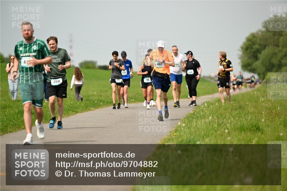 10.05.2026 - 8. Wedeler Halbmarathon Dr. Thomas Lammeyer http://msf.ph/oto/9704882 10.05.2026 11:52:50 Laufen 129, 269, 462, 185 meine-sportfotos.de