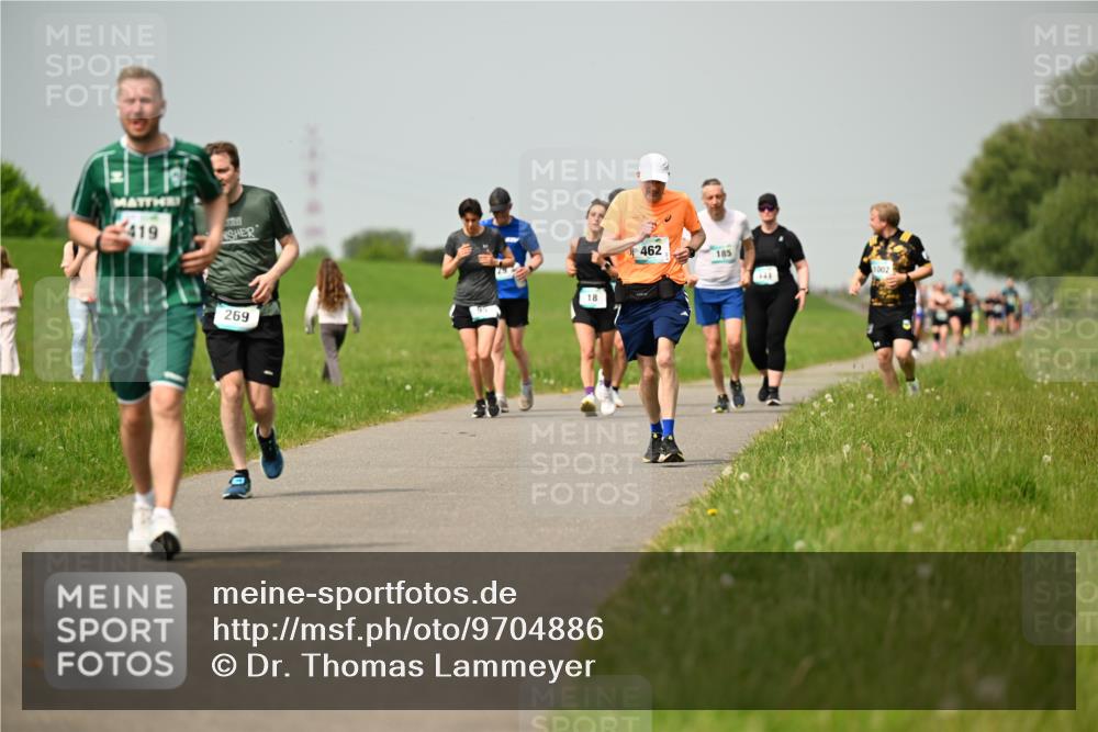 10.05.2026 - 8. Wedeler Halbmarathon Dr. Thomas Lammeyer http://msf.ph/oto/9704886 10.05.2026 11:52:51 Laufen 419, 269, 462, 185, 1002 meine-sportfotos.de