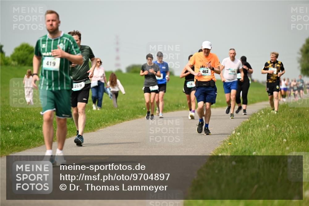 10.05.2026 - 8. Wedeler Halbmarathon Dr. Thomas Lammeyer http://msf.ph/oto/9704897 10.05.2026 11:52:52 Laufen 419, 269, 462, 185 meine-sportfotos.de