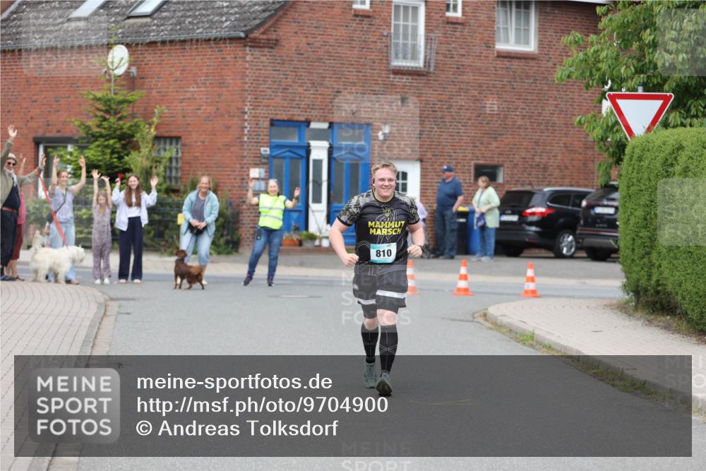 10.05.2026 - 8. Wedeler Halbmarathon Andreas Tolksdorf http://msf.ph/oto/9704900 10.05.2026 10:42:07 Laufen 810 meine-sportfotos.de