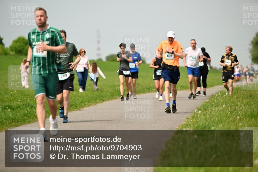 10.05.2026 - 8. Wedeler Halbmarathon Dr. Thomas Lammeyer http://msf.ph/oto/9704903 10.05.2026 11:52:52 Laufen 269, 129, 462, 185, 1002 meine-sportfotos.de