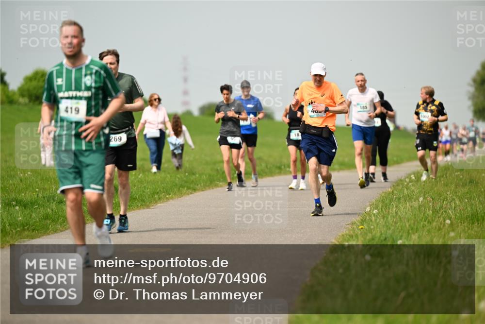 10.05.2026 - 8. Wedeler Halbmarathon Dr. Thomas Lammeyer http://msf.ph/oto/9704906 10.05.2026 11:52:52 Laufen 419, 269, 185, 1002 meine-sportfotos.de