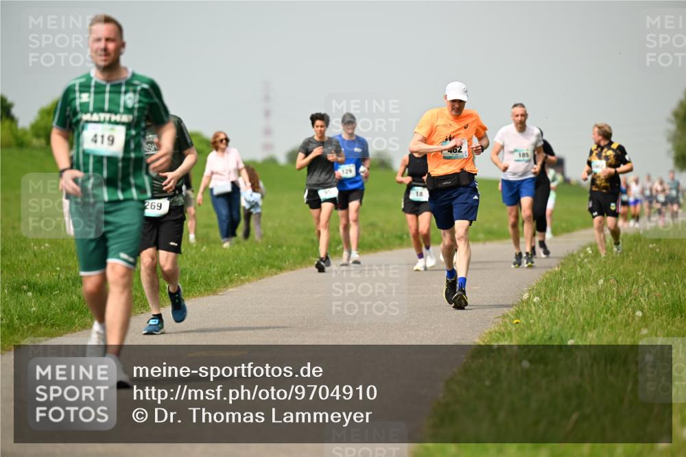 10.05.2026 - 8. Wedeler Halbmarathon Dr. Thomas Lammeyer http://msf.ph/oto/9704910 10.05.2026 11:52:52 Laufen 419, 269, 129, 462, 185 meine-sportfotos.de