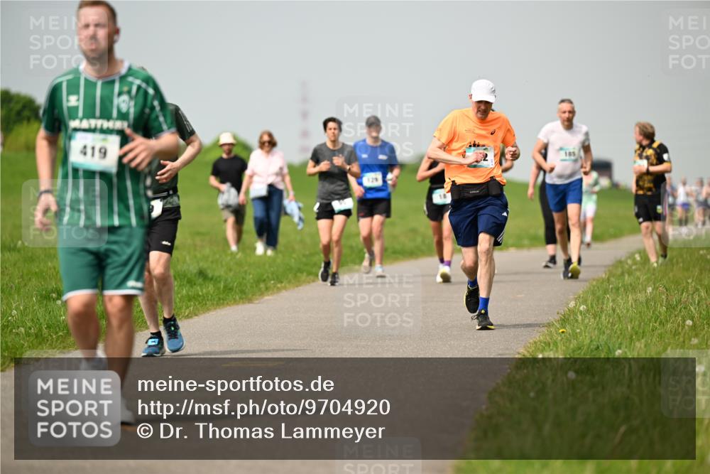 10.05.2026 - 8. Wedeler Halbmarathon Dr. Thomas Lammeyer http://msf.ph/oto/9704920 10.05.2026 11:52:53 Laufen 419, 129 meine-sportfotos.de