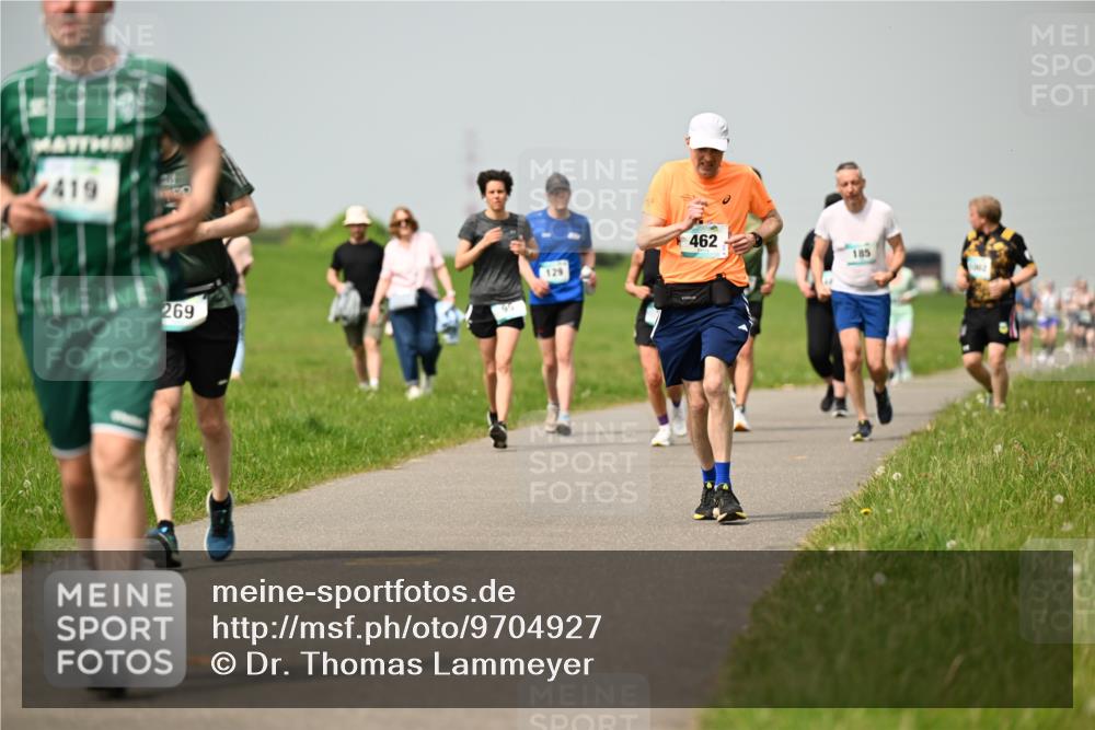 10.05.2026 - 8. Wedeler Halbmarathon Dr. Thomas Lammeyer http://msf.ph/oto/9704927 10.05.2026 11:52:54 Laufen 419, 129, 269, 462, 185 meine-sportfotos.de