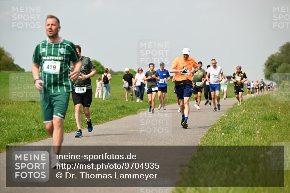 10.05.2026 - 8. Wedeler Halbmarathon Dr. Thomas Lammeyer http://msf.ph/oto/9704935 10.05.2026 11:52:54 Laufen 419, 269, 462 meine-sportfotos.de