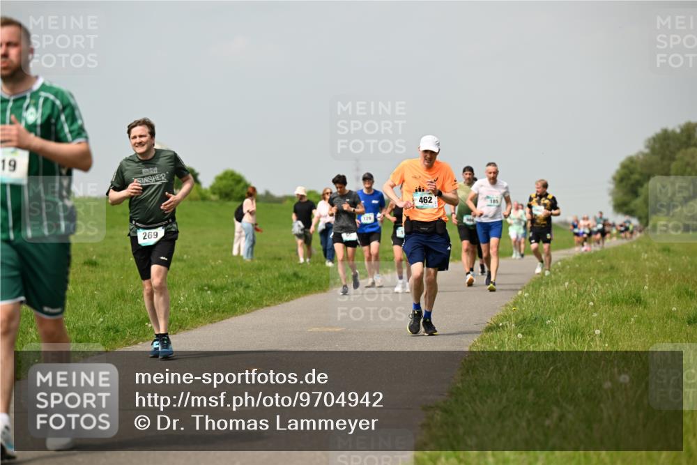 10.05.2026 - 8. Wedeler Halbmarathon Dr. Thomas Lammeyer http://msf.ph/oto/9704942 10.05.2026 11:52:55 Laufen 269, 129, 462 meine-sportfotos.de
