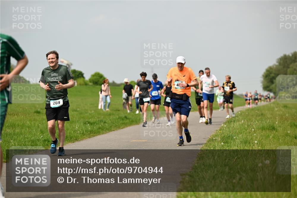 10.05.2026 - 8. Wedeler Halbmarathon Dr. Thomas Lammeyer http://msf.ph/oto/9704944 10.05.2026 11:52:56 Laufen 269 meine-sportfotos.de