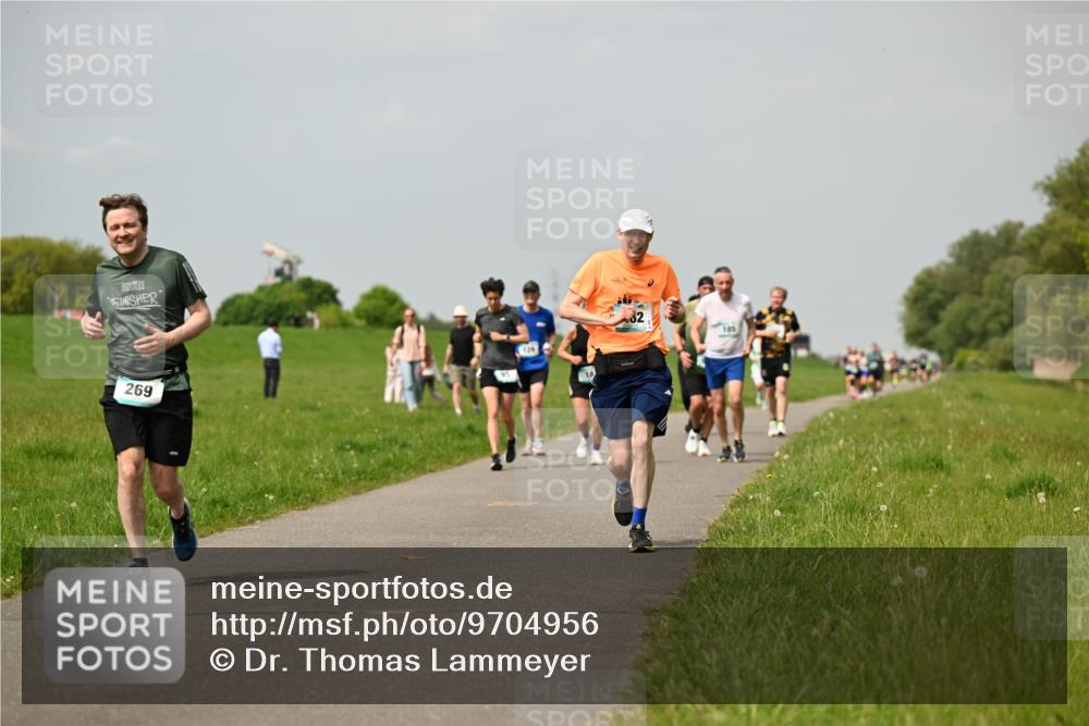 10.05.2026 - 8. Wedeler Halbmarathon Dr. Thomas Lammeyer http://msf.ph/oto/9704956 10.05.2026 11:52:57 Laufen 269 meine-sportfotos.de