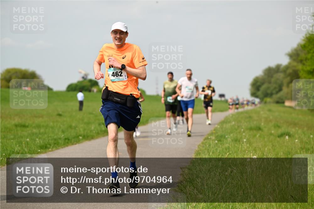 10.05.2026 - 8. Wedeler Halbmarathon Dr. Thomas Lammeyer http://msf.ph/oto/9704964 10.05.2026 11:52:59 Laufen 462 meine-sportfotos.de