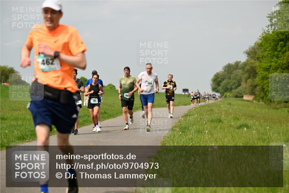 10.05.2026 - 8. Wedeler Halbmarathon Dr. Thomas Lammeyer http://msf.ph/oto/9704973 10.05.2026 11:53:00 Laufen 462, 185 meine-sportfotos.de
