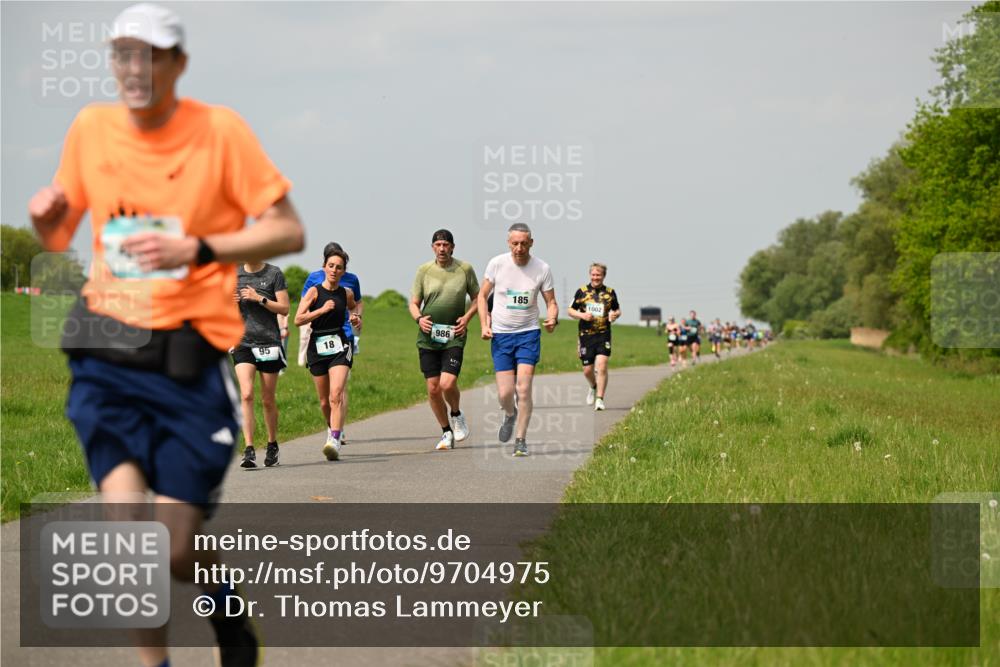 10.05.2026 - 8. Wedeler Halbmarathon Dr. Thomas Lammeyer http://msf.ph/oto/9704975 10.05.2026 11:53:00 Laufen 986, 185, 1002 meine-sportfotos.de