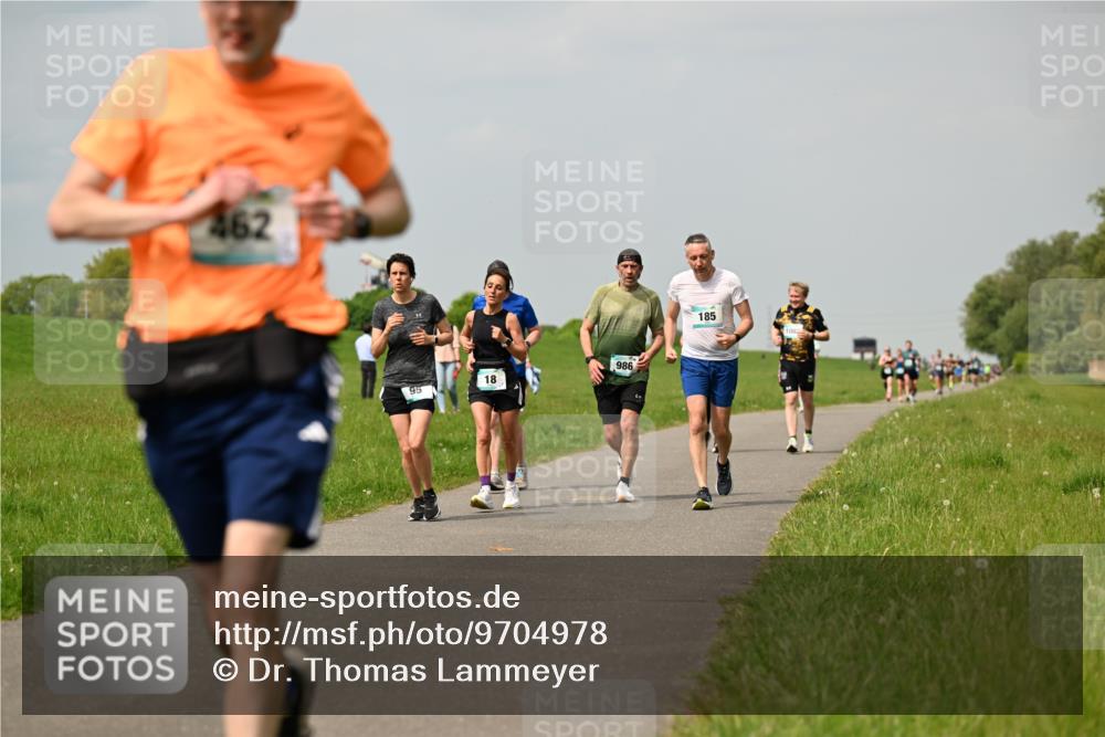 10.05.2026 - 8. Wedeler Halbmarathon Dr. Thomas Lammeyer http://msf.ph/oto/9704978 10.05.2026 11:53:00 Laufen 462, 986, 185 meine-sportfotos.de