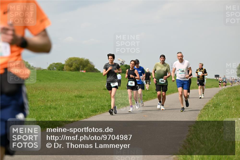 10.05.2026 - 8. Wedeler Halbmarathon Dr. Thomas Lammeyer http://msf.ph/oto/9704987 10.05.2026 11:53:01 Laufen 986, 185 meine-sportfotos.de