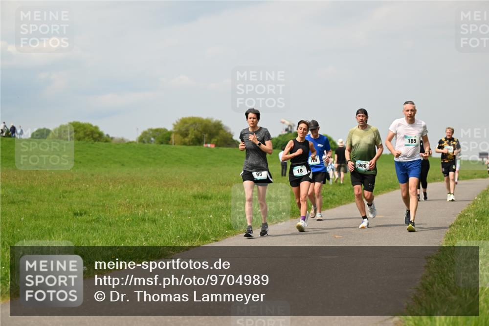 10.05.2026 - 8. Wedeler Halbmarathon Dr. Thomas Lammeyer http://msf.ph/oto/9704989 10.05.2026 11:53:01 Laufen 986, 185 meine-sportfotos.de