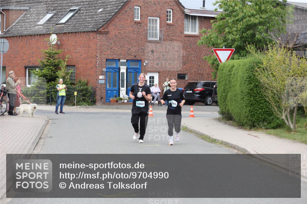 10.05.2026 - 8. Wedeler Halbmarathon Andreas Tolksdorf http://msf.ph/oto/9704990 10.05.2026 10:44:23 Laufen 049, 1050 meine-sportfotos.de