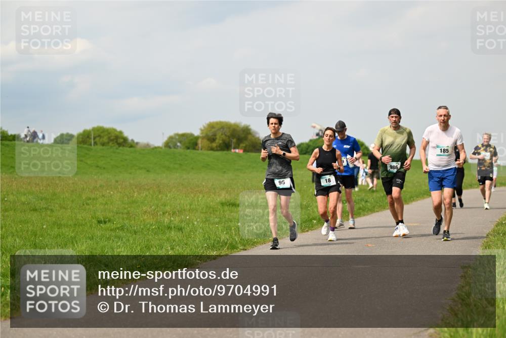 10.05.2026 - 8. Wedeler Halbmarathon Dr. Thomas Lammeyer http://msf.ph/oto/9704991 10.05.2026 11:53:02 Laufen 986, 185 meine-sportfotos.de