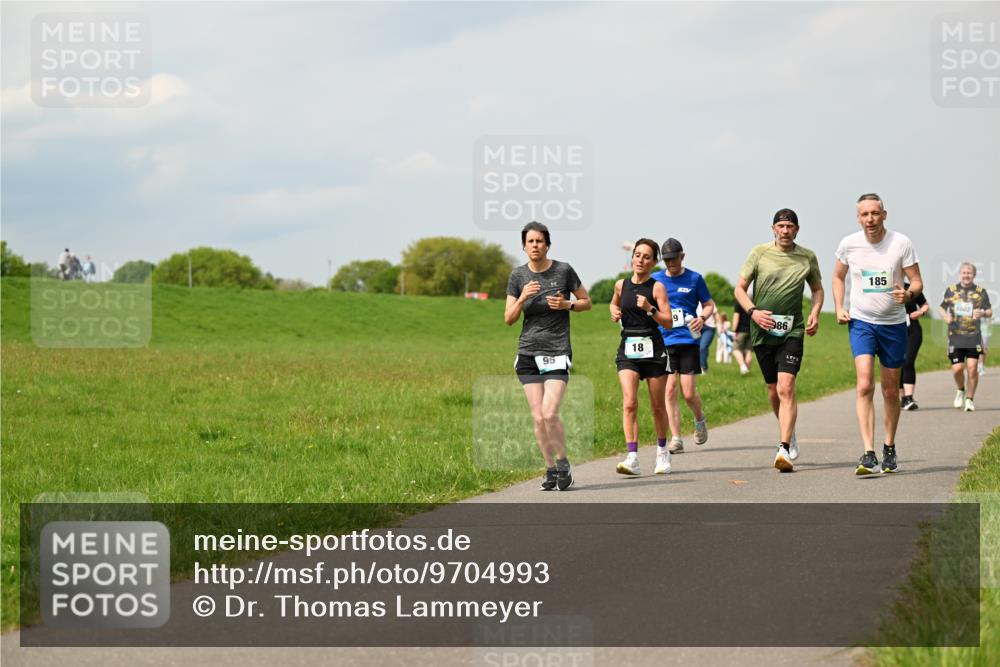 10.05.2026 - 8. Wedeler Halbmarathon Dr. Thomas Lammeyer http://msf.ph/oto/9704993 10.05.2026 11:53:02 Laufen 185, 1002 meine-sportfotos.de