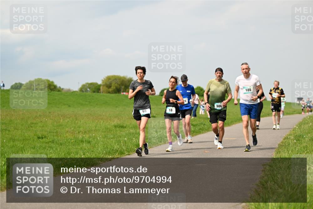 10.05.2026 - 8. Wedeler Halbmarathon Dr. Thomas Lammeyer http://msf.ph/oto/9704994 10.05.2026 11:53:02 Laufen 986, 185 meine-sportfotos.de