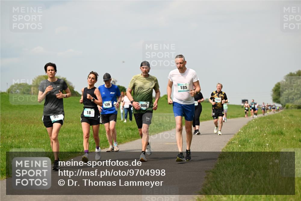 10.05.2026 - 8. Wedeler Halbmarathon Dr. Thomas Lammeyer http://msf.ph/oto/9704998 10.05.2026 11:53:02 Laufen 129, 986, 185, 1002 meine-sportfotos.de