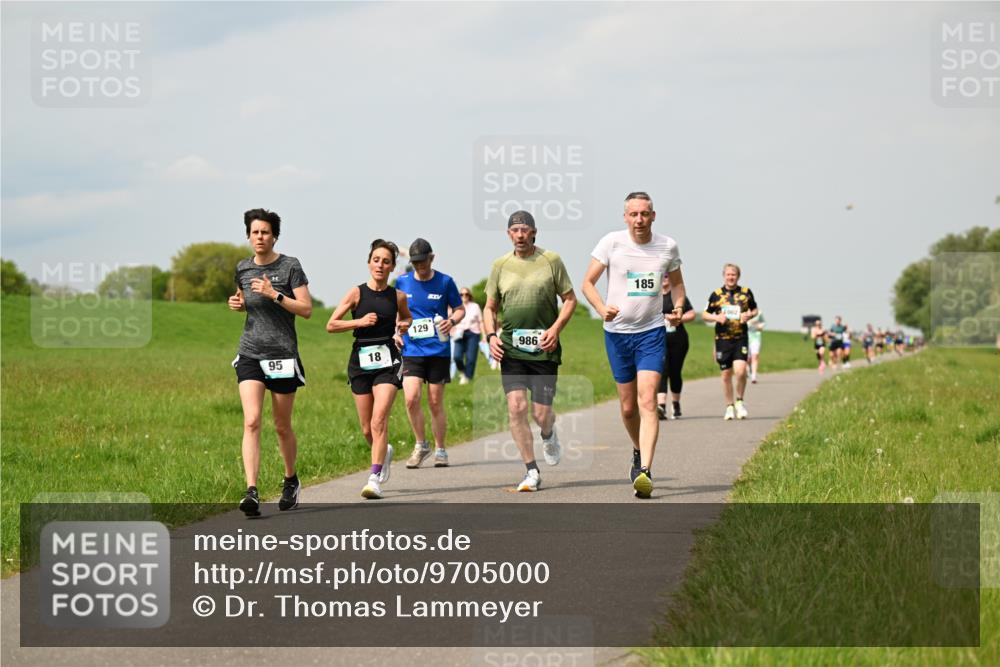 10.05.2026 - 8. Wedeler Halbmarathon Dr. Thomas Lammeyer http://msf.ph/oto/9705000 10.05.2026 11:53:02 Laufen 129, 986, 185 meine-sportfotos.de