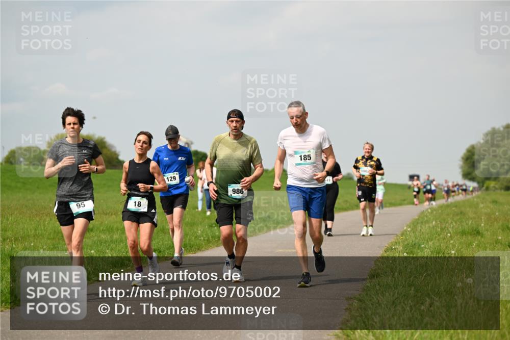 10.05.2026 - 8. Wedeler Halbmarathon Dr. Thomas Lammeyer http://msf.ph/oto/9705002 10.05.2026 11:53:03 Laufen 129, 986, 185, 1002 meine-sportfotos.de