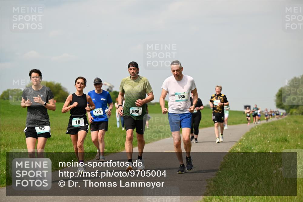 10.05.2026 - 8. Wedeler Halbmarathon Dr. Thomas Lammeyer http://msf.ph/oto/9705004 10.05.2026 11:53:03 Laufen 129, 986, 185 meine-sportfotos.de