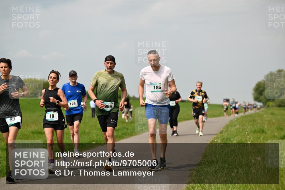 10.05.2026 - 8. Wedeler Halbmarathon Dr. Thomas Lammeyer http://msf.ph/oto/9705006 10.05.2026 11:53:03 Laufen 129, 986, 185 meine-sportfotos.de