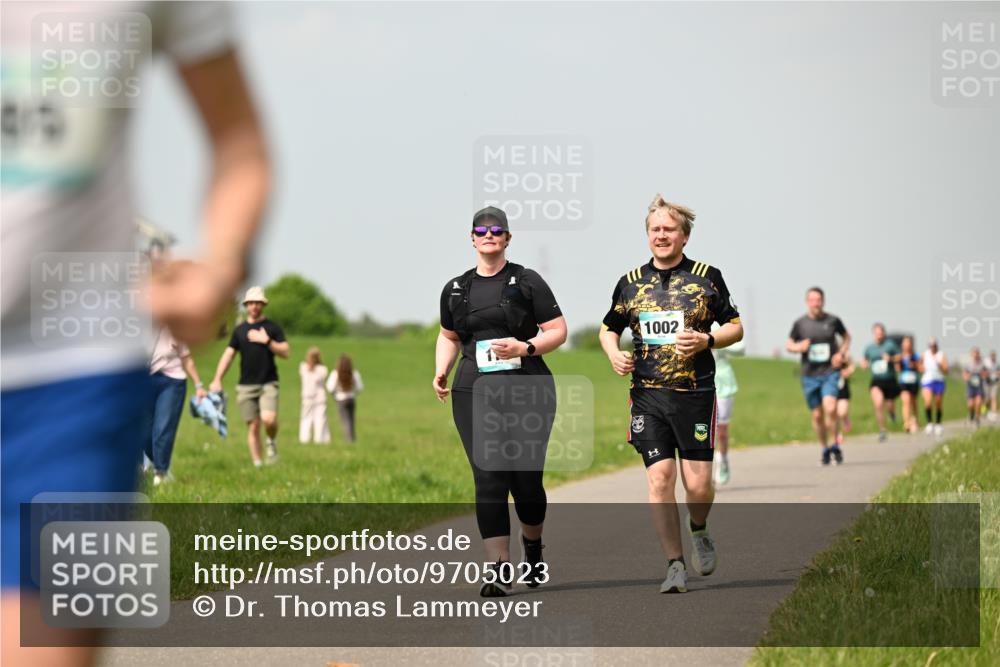 10.05.2026 - 8. Wedeler Halbmarathon Dr. Thomas Lammeyer http://msf.ph/oto/9705023 10.05.2026 11:53:06 Laufen 1002 meine-sportfotos.de