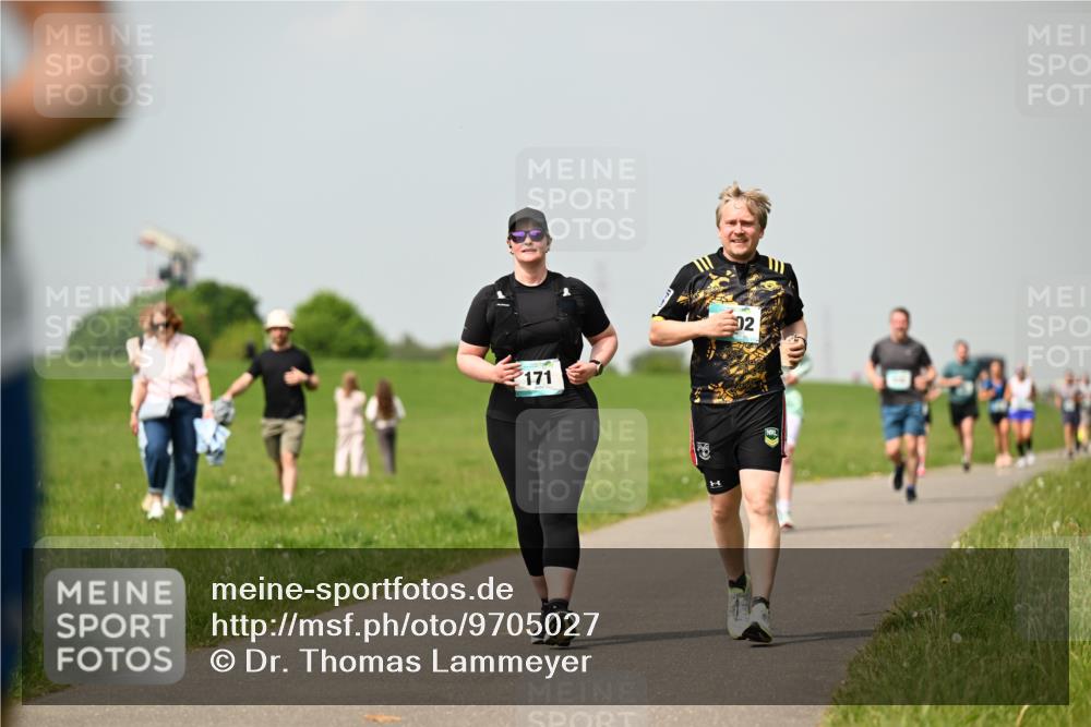 10.05.2026 - 8. Wedeler Halbmarathon Dr. Thomas Lammeyer http://msf.ph/oto/9705027 10.05.2026 11:53:06 Laufen 171 meine-sportfotos.de