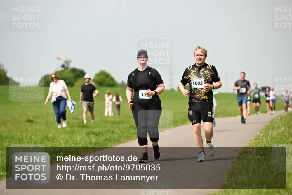 10.05.2026 - 8. Wedeler Halbmarathon Dr. Thomas Lammeyer http://msf.ph/oto/9705035 10.05.2026 11:53:07 Laufen 1002 meine-sportfotos.de