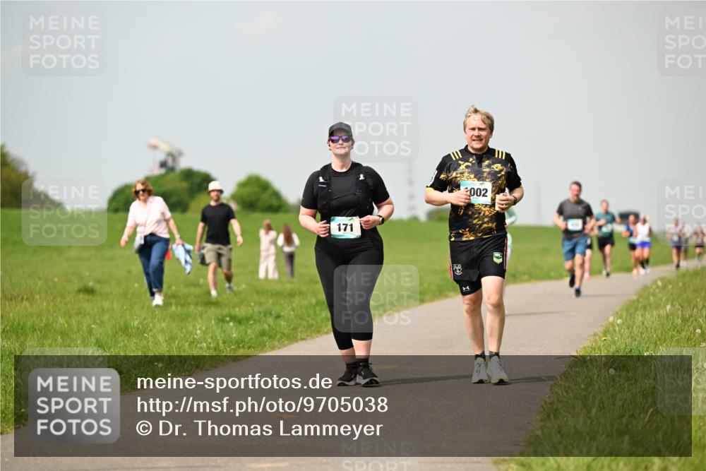 10.05.2026 - 8. Wedeler Halbmarathon Dr. Thomas Lammeyer http://msf.ph/oto/9705038 10.05.2026 11:53:07 Laufen 171, 002 meine-sportfotos.de