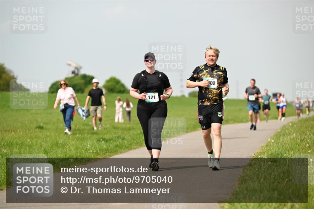10.05.2026 - 8. Wedeler Halbmarathon Dr. Thomas Lammeyer http://msf.ph/oto/9705040 10.05.2026 11:53:07 Laufen 171 meine-sportfotos.de