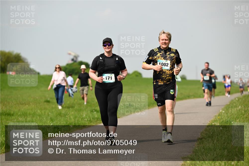 10.05.2026 - 8. Wedeler Halbmarathon Dr. Thomas Lammeyer http://msf.ph/oto/9705049 10.05.2026 11:53:08 Laufen 171, 1002 meine-sportfotos.de