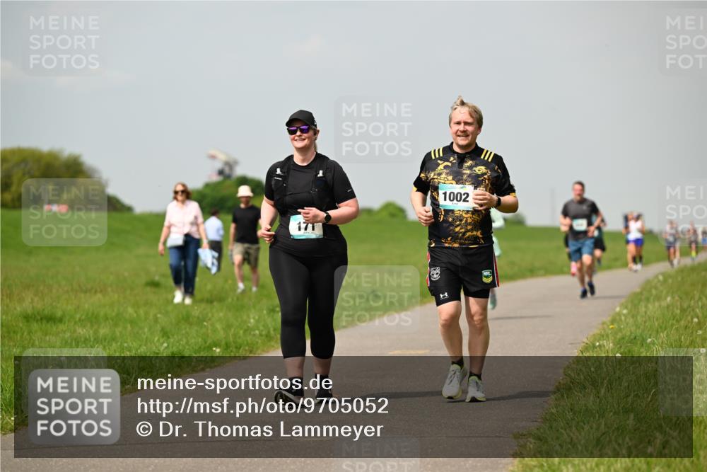 10.05.2026 - 8. Wedeler Halbmarathon Dr. Thomas Lammeyer http://msf.ph/oto/9705052 10.05.2026 11:53:09 Laufen 171, 1002 meine-sportfotos.de