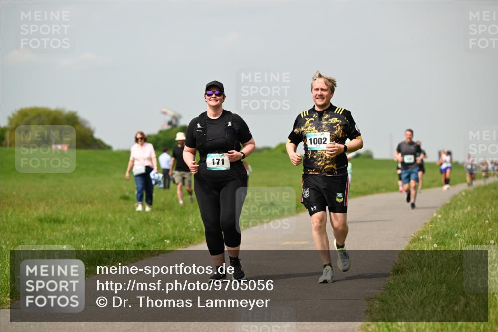 10.05.2026 - 8. Wedeler Halbmarathon Dr. Thomas Lammeyer http://msf.ph/oto/9705056 10.05.2026 11:53:09 Laufen 171, 1002 meine-sportfotos.de