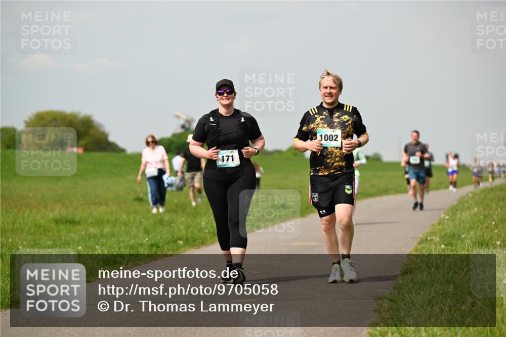10.05.2026 - 8. Wedeler Halbmarathon Dr. Thomas Lammeyer http://msf.ph/oto/9705058 10.05.2026 11:53:09 Laufen 171, 1002 meine-sportfotos.de
