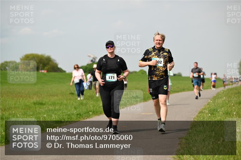 10.05.2026 - 8. Wedeler Halbmarathon Dr. Thomas Lammeyer http://msf.ph/oto/9705060 10.05.2026 11:53:09 Laufen 171 meine-sportfotos.de