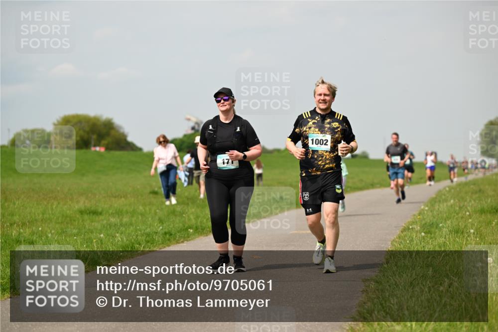 10.05.2026 - 8. Wedeler Halbmarathon Dr. Thomas Lammeyer http://msf.ph/oto/9705061 10.05.2026 11:53:09 Laufen 1002 meine-sportfotos.de