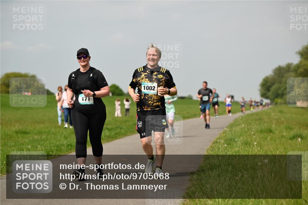10.05.2026 - 8. Wedeler Halbmarathon Dr. Thomas Lammeyer http://msf.ph/oto/9705068 10.05.2026 11:53:10 Laufen 1002 meine-sportfotos.de
