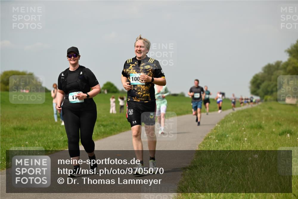10.05.2026 - 8. Wedeler Halbmarathon Dr. Thomas Lammeyer http://msf.ph/oto/9705070 10.05.2026 11:53:10 Laufen 100 meine-sportfotos.de