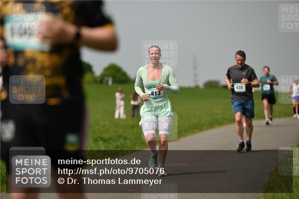 10.05.2026 - 8. Wedeler Halbmarathon Dr. Thomas Lammeyer http://msf.ph/oto/9705076 10.05.2026 11:53:13 Laufen 813, 435 meine-sportfotos.de