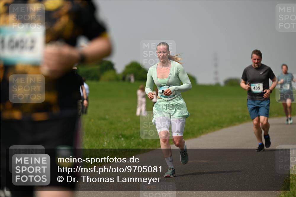 10.05.2026 - 8. Wedeler Halbmarathon Dr. Thomas Lammeyer http://msf.ph/oto/9705081 10.05.2026 11:53:13 Laufen 1002, 435 meine-sportfotos.de