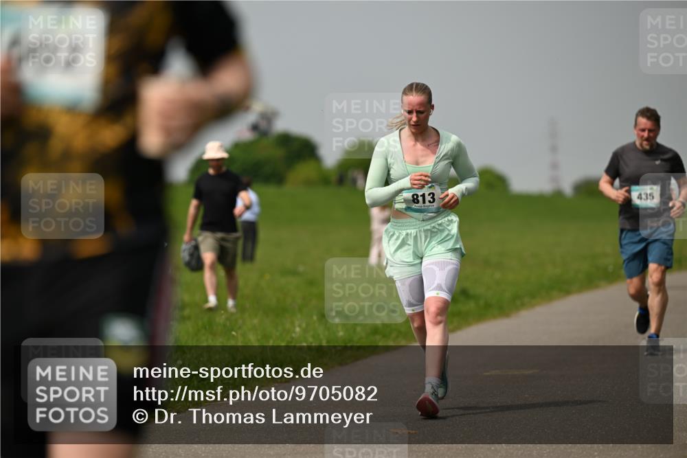 10.05.2026 - 8. Wedeler Halbmarathon Dr. Thomas Lammeyer http://msf.ph/oto/9705082 10.05.2026 11:53:13 Laufen 813, 435 meine-sportfotos.de