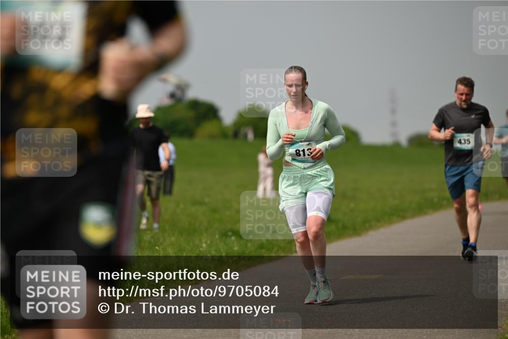 10.05.2026 - 8. Wedeler Halbmarathon Dr. Thomas Lammeyer http://msf.ph/oto/9705084 10.05.2026 11:53:13 Laufen 102, 813, 435 meine-sportfotos.de